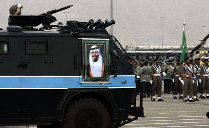 Танковете потушиха бунта в Бахрейн 