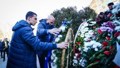 Левски отдаде почит пред паметника на Апостола