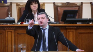 Обединени патриоти вързаха тенекия на БСП и не дойдоха на