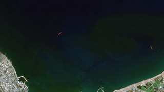 Огромен разлив на петрол причинен от изтичане от електроцентрала в