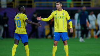 Халфът на Ал Хилал Рубен Невеш се наслаждава на времето