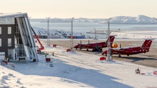 Нов международен летищен комплекс в Нуук столицата на Гренландия отвори