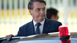 Повечето бразилци против Болсонару да подава оставка заради коронавируса