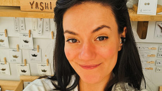 Баш баш майсторите е поредица която разказва за хора с