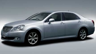 Toyota ревизира Crown Majestа