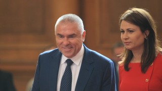 И световната класика в литературата бе включена с споровете за