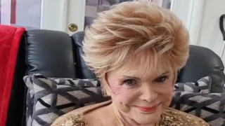 Емблематичната американска певица и актриса Кони Франсис чийто хитове като