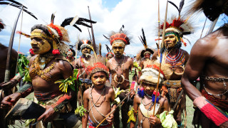 6 годишно момиче е било спасено от племе в Папуа Нова