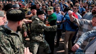 В насилието срещу протестиращите в Москва са участвали казашки части, наети от властите