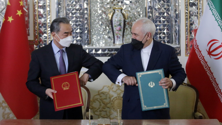 Лидерите на Иран притискани да разкрият подробности за 25-годишната сделка с Китай