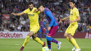 Нападателят на Барселона Феран Торес може да продължи кариерата си