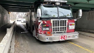 В канадския град Уинипег неидентифициран мъж отвлече пожарна кола и