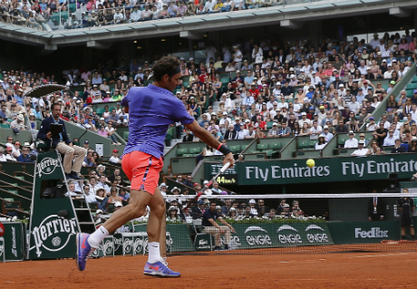 Федерер продължава напред в Париж