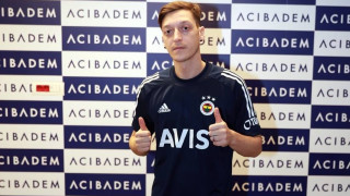 Халфът на Фенербахче Месут Йозил смята че Манчестър Сити