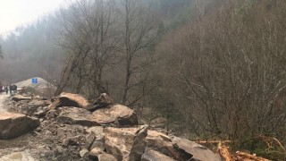 Опасно свлачище се е активирало в близост до домовете на