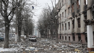 Руските военни удрят съобщенията и връзките на украинците