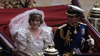 Емблематичната сватбена тиара на покойната принцеса Даяна е изложена на