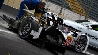 Марк Уебър оцеля в свирепа катастрофа на Интерлагос