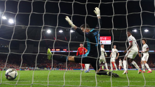 Капитанът на Волфсбург Коен Кастеелс ще e на разположение