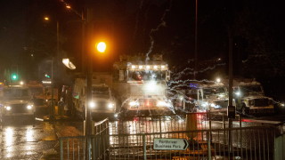 Автобус е бил отвлечен и запален в жилищен комплекс на