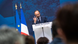 Премиерът на Франция призова за бързо приемане на данъчни съкращения