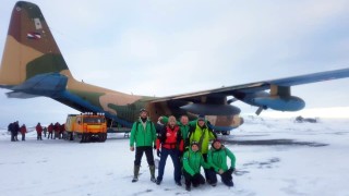 След близо месец закъснение шестима порярници напуснаха района на Антарктика