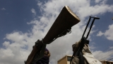  Висш йеменски военен говори пред екипажа на отвлечения транспортен съд 