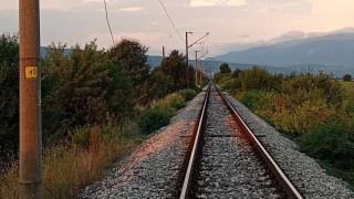 Кражба на кабели спря влаковете между Казичене и Столник