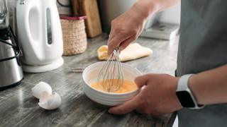 Омурайс е омлет приготвен с пържен ориз и обикновено покрит