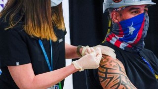 Властите на Съединените щати съобщиха че поне 200 милиона дози