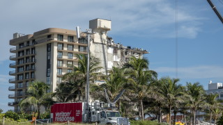Частично рухналата сграда Champlain Towers South в Сърфсайд Флорида беше