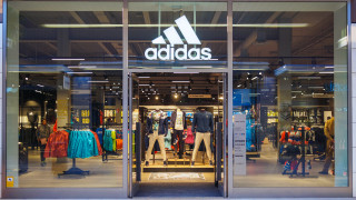 Adidas ще продължи да отваря нови магазини, въпреки нарастването на електронната търговия
