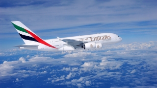 Глобалният авиационен гигант Emirates продължи официално дългогодишното си сътрудничество с