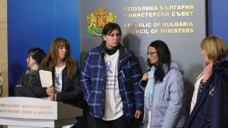 Борисов към медицинските сестри: Няма как рязко да се вдигнат заплатите 