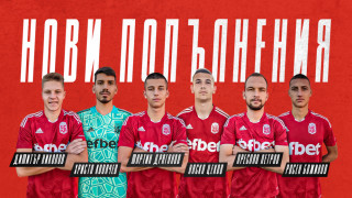 Шестима млади български таланти подписаха договори с ФК ЦСКА 1948