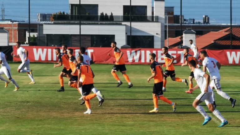 Литекс се подсили с юношески национал