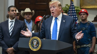 Президентът на САЩ Доналд Тръмп посъветва американският авиостроителен гигант Boeing