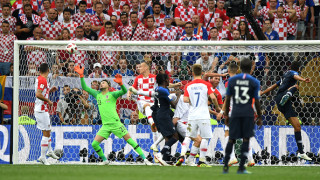 Франция 1 0 Хърватия 18′ АВТОГОЛ ФРАНЦИЯ ПОВЕЖДА МАНДЖУКИЧ