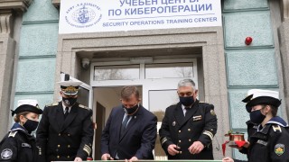Морското училище във Варна се сдоби с Център по кибероперации