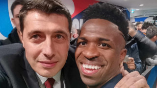 Бразилската футболна звезда Винисиус Жуниор беше изключително щастлив и словоохотлив