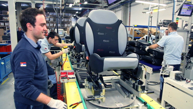 Доставчик на Mercedes, BMW и Audi търси 700 служители за новия си завод в Русе