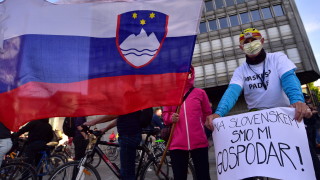 Хиляди на велопротест срещу словенското правителство 