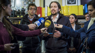 Подемос изостава от традиционните партии в Испания