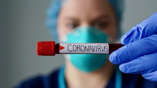 Жертвите на коронавируса в Китай вече са 2835, в Италия – 21