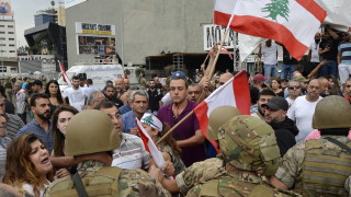 Протестите срещу корупцията в Ливан известни като революцията WhatsApp доведоха