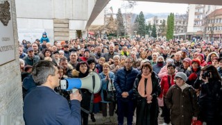 Кметът на Ботевград остава на поста си