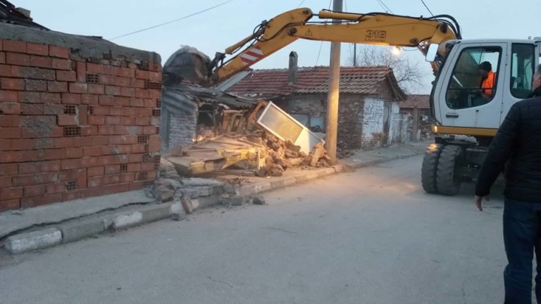 Съдът отхвърли 15 жалби за събаряне на незаконни къщи във Войводиново