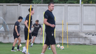 Представителният отбор на Локомотив Пловдив продължава с предсезонната си подготовка