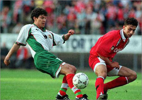 В Кипър стадионите са с бодлива тел