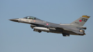 Турция иска от САЩ позволение да купи 40 F-16 и  80 комплекта за модернизация на наличните